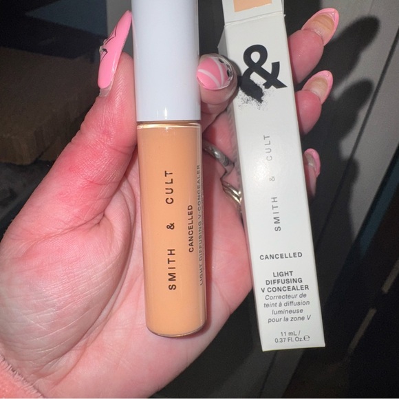 Cancelled light diffusing concealer - Picture 3 of 3